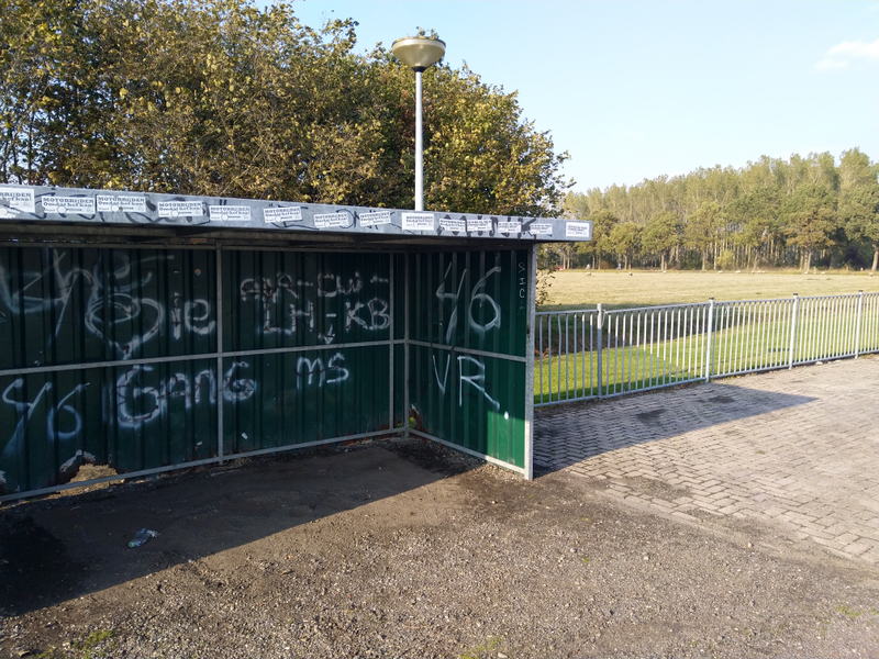 lookit dat.... found rossis personal busstop :p
